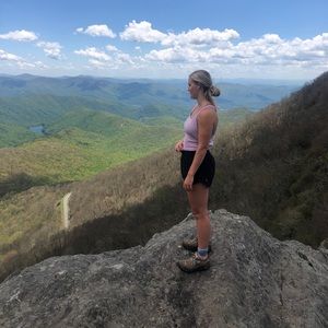 Meet your Posher, Emily